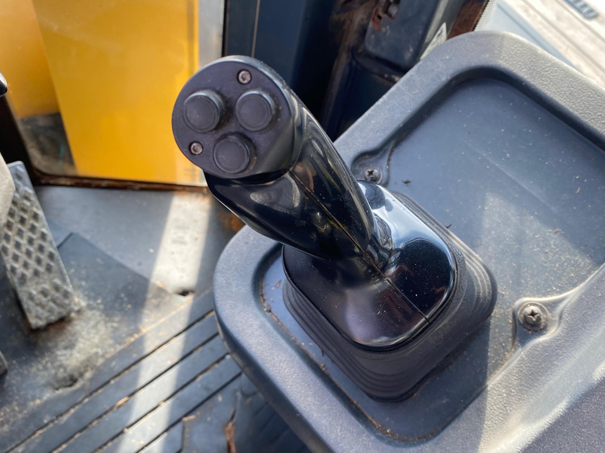 2004 DEERE 544J - Image 13